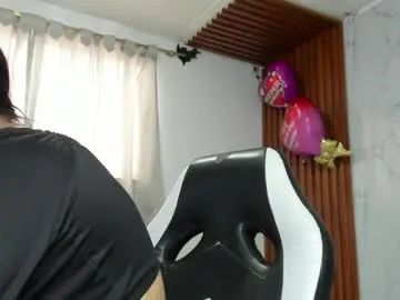 Live Sex Cam with adhara_messy - Chaturbate