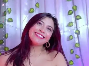 Live Sex Cam with alannasmiles - Chaturbate
