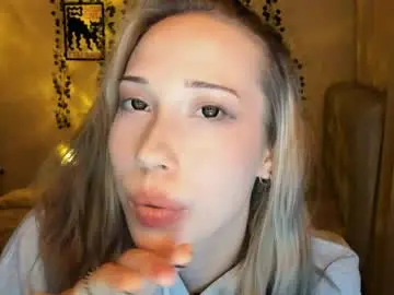 Live Porn with emmarayder - Chaturbate