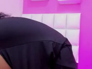 Live Sex with hassly_ebony69 - Chaturbate