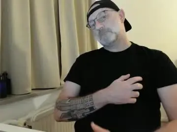 Live Sex Cam with curman85 - Chaturbate