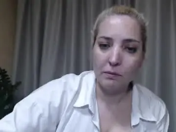 Nude Webcam with ohsweetmari - Chaturbate