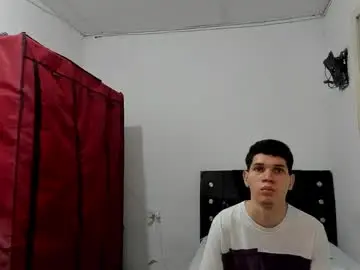 Free Live Porn with andrew_2811 - Chaturbate