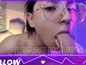 Live Sex with kitty_patitas_suavess - Chaturbate