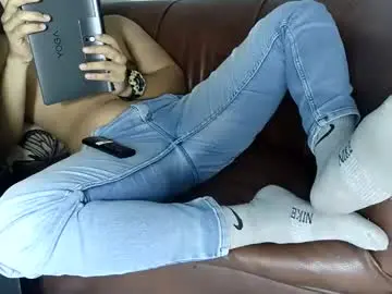 Sex Cam with waltherfeet_ - Chaturbate