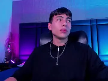 Watch Live Sex Cams with ethansantori - Chaturbate