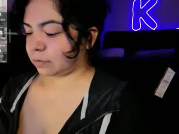 Live Sex Cam with kimmiakiss22 - Chaturbate