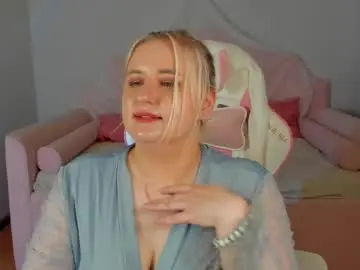 Nude Webcam with lioraardyn - Chaturbate
