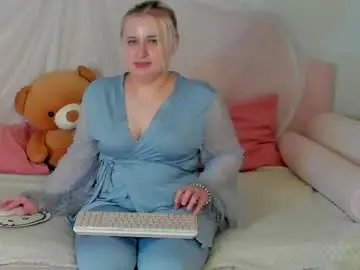 Adult Webcam with lioraardyn - Chaturbate