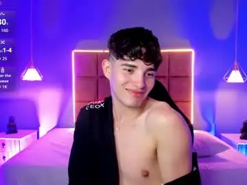 Live Sex Cam with alejootwink - Chaturbate