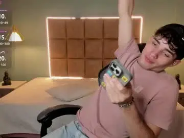 Live Porn with alejootwink - Chaturbate
