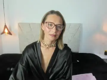Best Webcam with issa_milf__ - Chaturbate