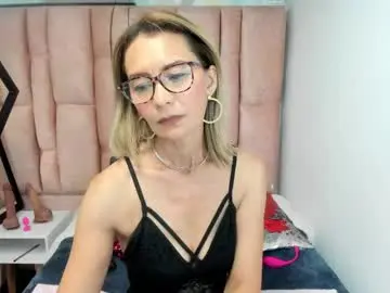 Live Sex with issa_milf__ - Chaturbate