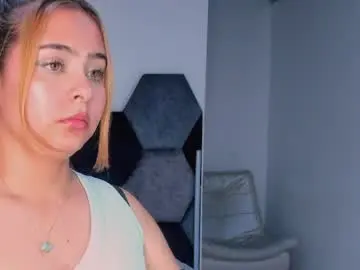 Live Porn with mikaelastonne - Chaturbate