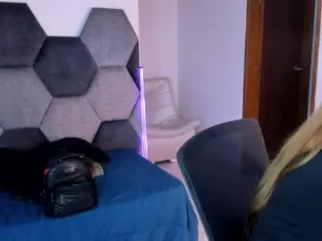 Live Sex with mikaelastonne - Chaturbate