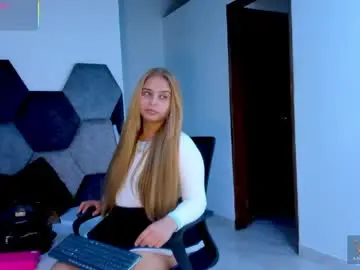 Adult Webcam with mikaelastonne - Chaturbate
