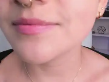 Live Sex Cam with nahiapaws - Chaturbate