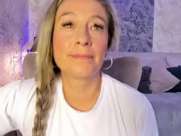 Watch Live Sex Cams with liannaa_ - Chaturbate