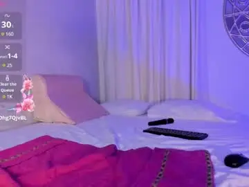 Live Porn with evangeliine_21 - Chaturbate