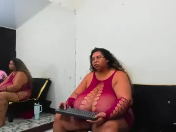 Live Sex with lynn_and_esteban - Chaturbate