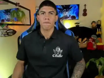 Nude Webcam with damian_latinxxx - Chaturbate