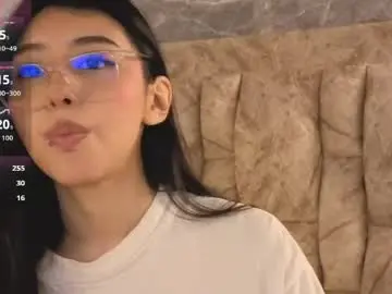 Live Sex Cam with chloe_bluee_ - Chaturbate