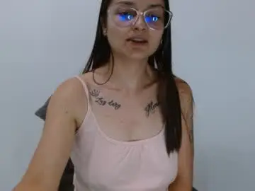 Sex Cam with lilcoralinne_0 - Chaturbate