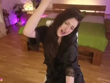 Live Sex Cam with melinastyles - Chaturbate