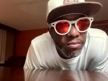 Adult Webcam with makeemwetnwild - Chaturbate