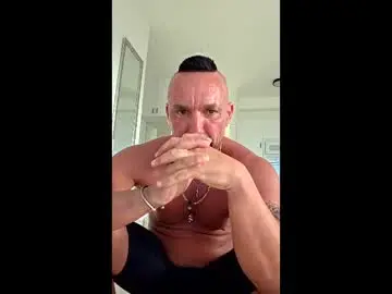 Adult Webcam with publicnakedtom - Chaturbate