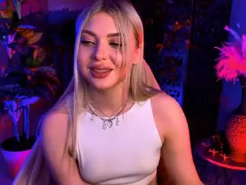 Live Porn with hyileyclark - Chaturbate