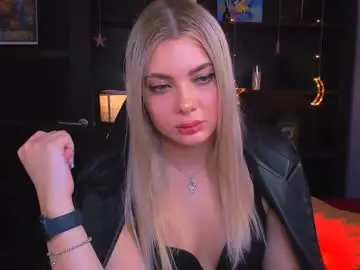 Live Sex Cam with hyileyclark - Chaturbate