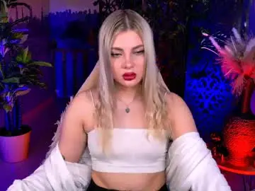 Live Porn with hyileyclark - Chaturbate