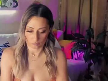 Live Sex with sarahholly - Chaturbate