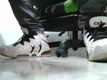 Live Porn with srfindomfeet_ - Chaturbate