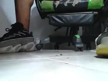 Adult Webcam with srfindomfeet_ - Chaturbate