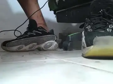 Live Porn with srfindomfeet_ - Chaturbate