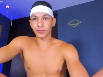 Live Sex Cam with liuscast_22 - Chaturbate