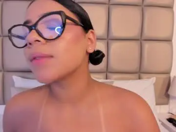 Live Sex with lilly_williamss - Chaturbate