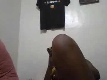 Sex Cam with vee_tommy - Chaturbate