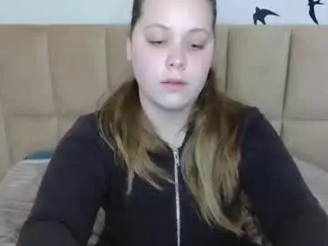 Free Porn Cam with kira_perry - Chaturbate