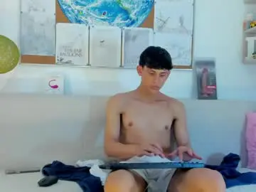 Live Porn with loganoficialx - Chaturbate