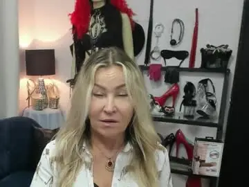 Adult Webcam with crystalxohotty - Chaturbate