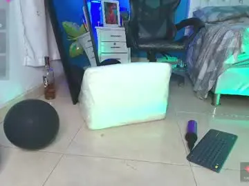 Watch Live Sex Cams with eylend_lisboa_ - Chaturbate