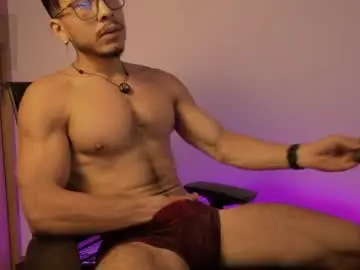 Live Sex Cam with maxifit_ - Chaturbate