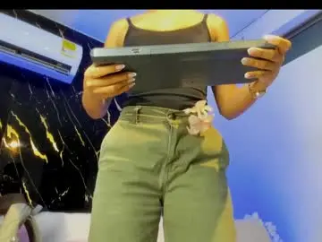 Best live sex cam show with kira_queeen - Chaturbate