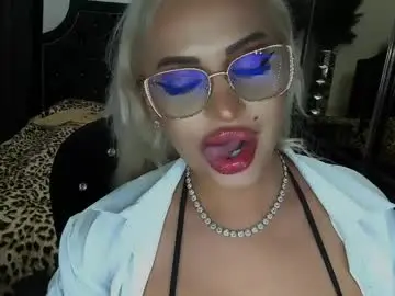 Adult Video Chat with lovelyblondyxxx - Chaturbate