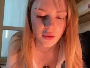 Sex Cam with cyberl0ve_ - Chaturbate