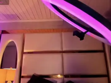Live Sex Cam with mxli_divine_ - Chaturbate