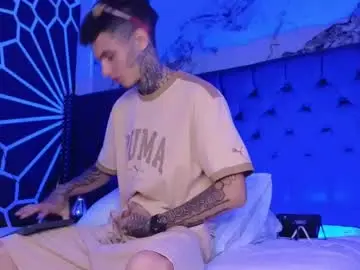 Live Porn with paulo527 - Chaturbate